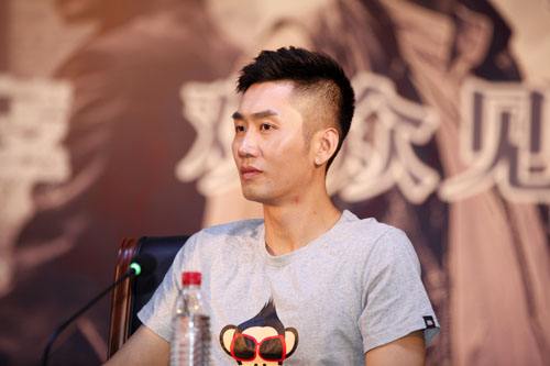 中饰演狼牙大队狙击手教官;在《人民的名义》中,饰演一位公安局刑侦