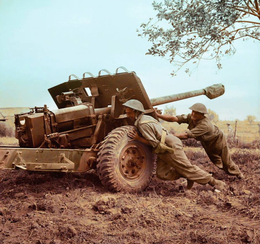 这是一张拍摄于1943年9月9日的照片,此时意大利战役刚刚爆发不久,位于