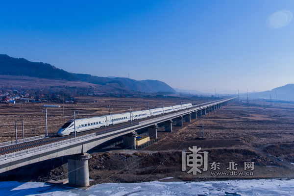 黑龙江最美冰雪高铁旅游线哈牡高铁运营满百天 累计运送旅客206万人次