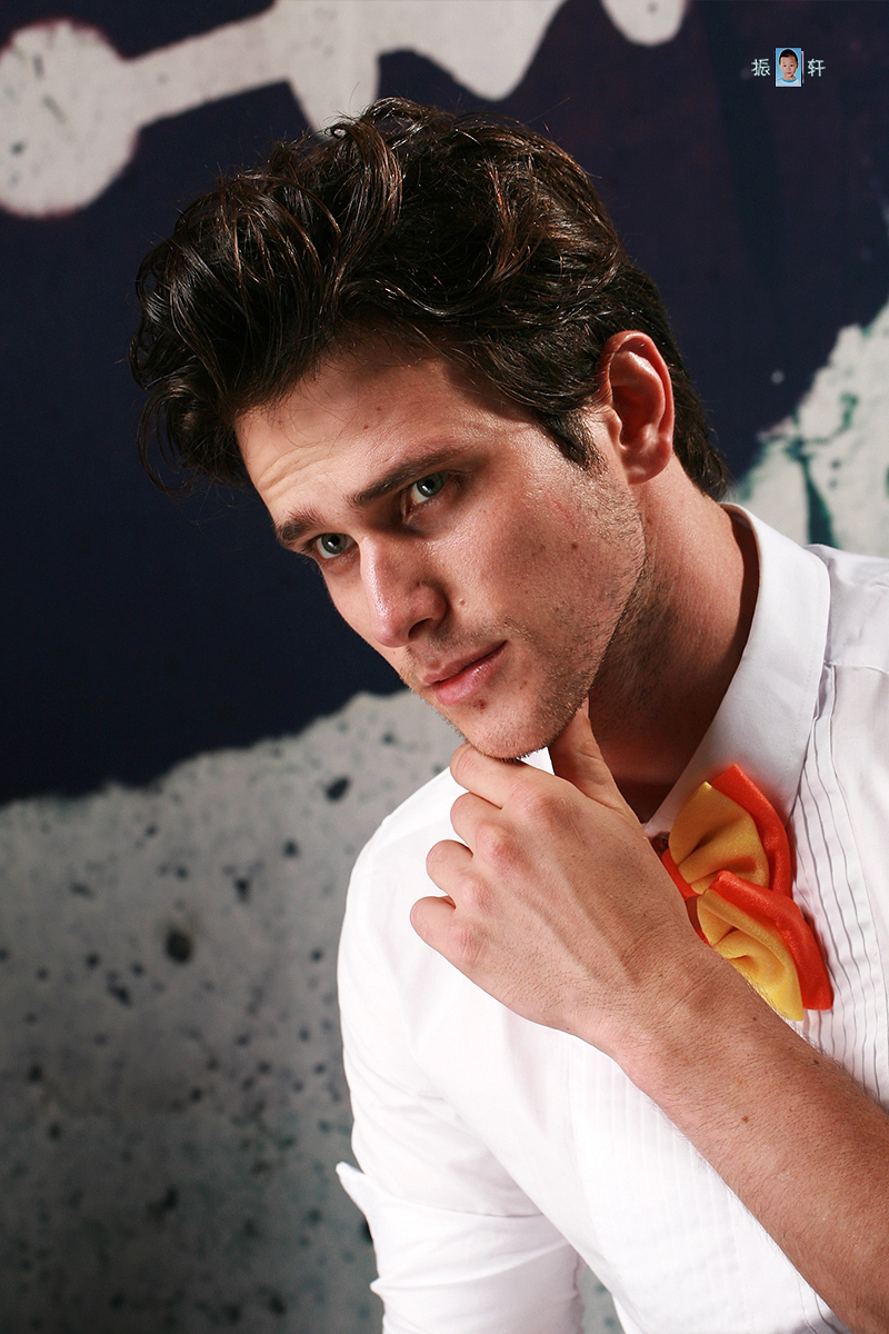 人像摄影:光影下的外国帅哥男模!