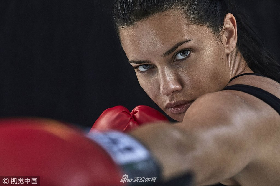 2019年1月8日,阿德里亚娜利马(adriana lima)为puma拍
