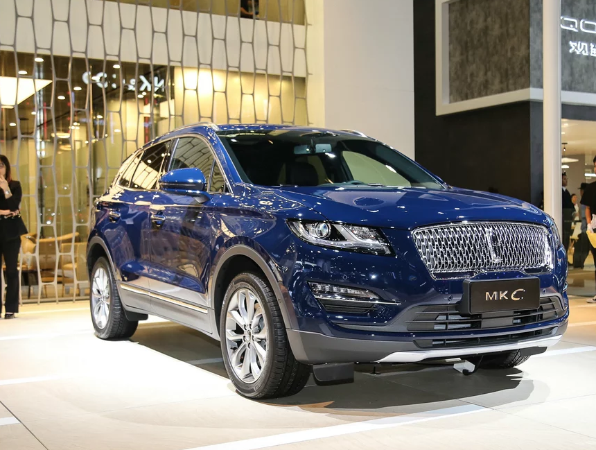 林肯mkc2.0t 四驱尊耀版,视觉效果非常出色,有着很强的冲击力
