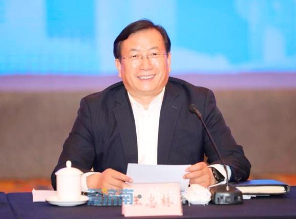 四川山东商会会温和酒业集团董事长韩东 参加"商荟泉城 济南新动力"