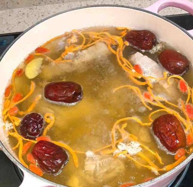 虫草花羊肉汤——丰富又很滋补的美味汤!