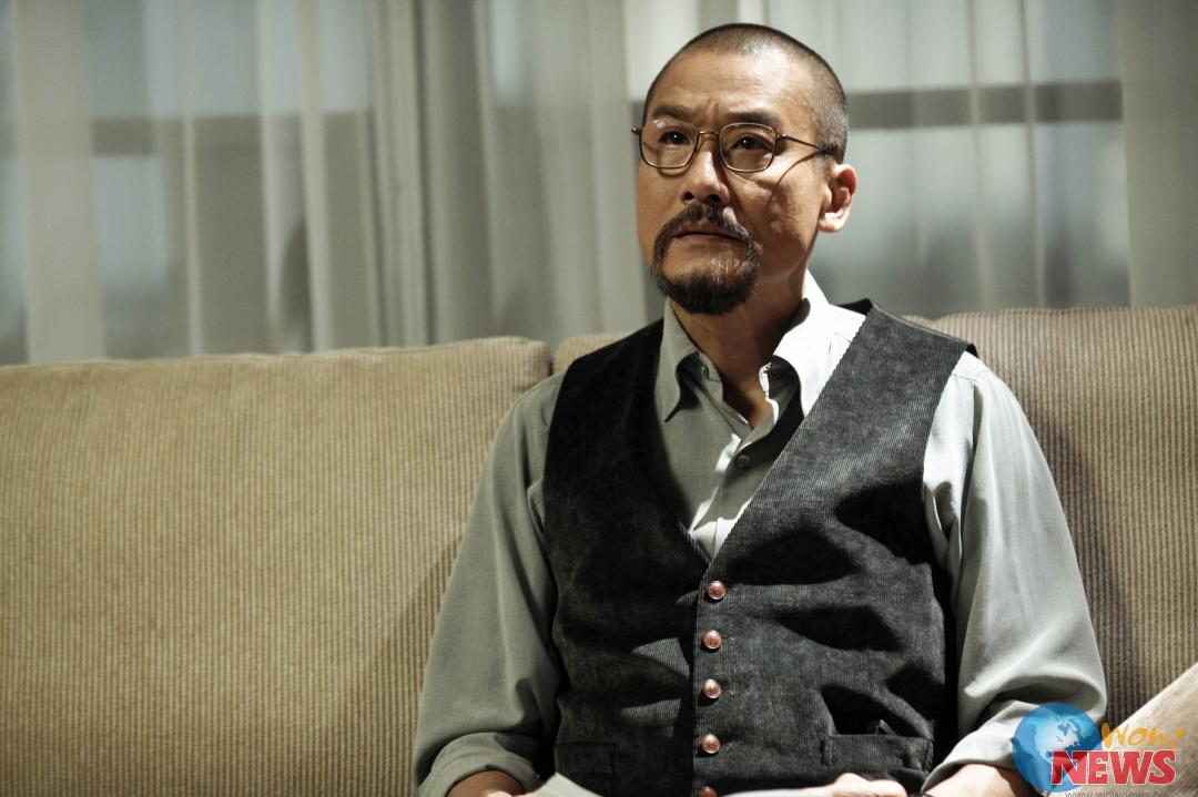 梁家辉,被称为"千面影帝",他拥有教科书般的演技