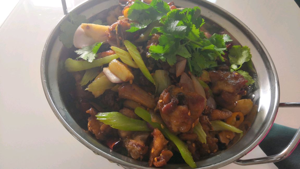 辣子鸡不用去饭店了,在家做好吃又实惠,又麻又辣太过瘾了