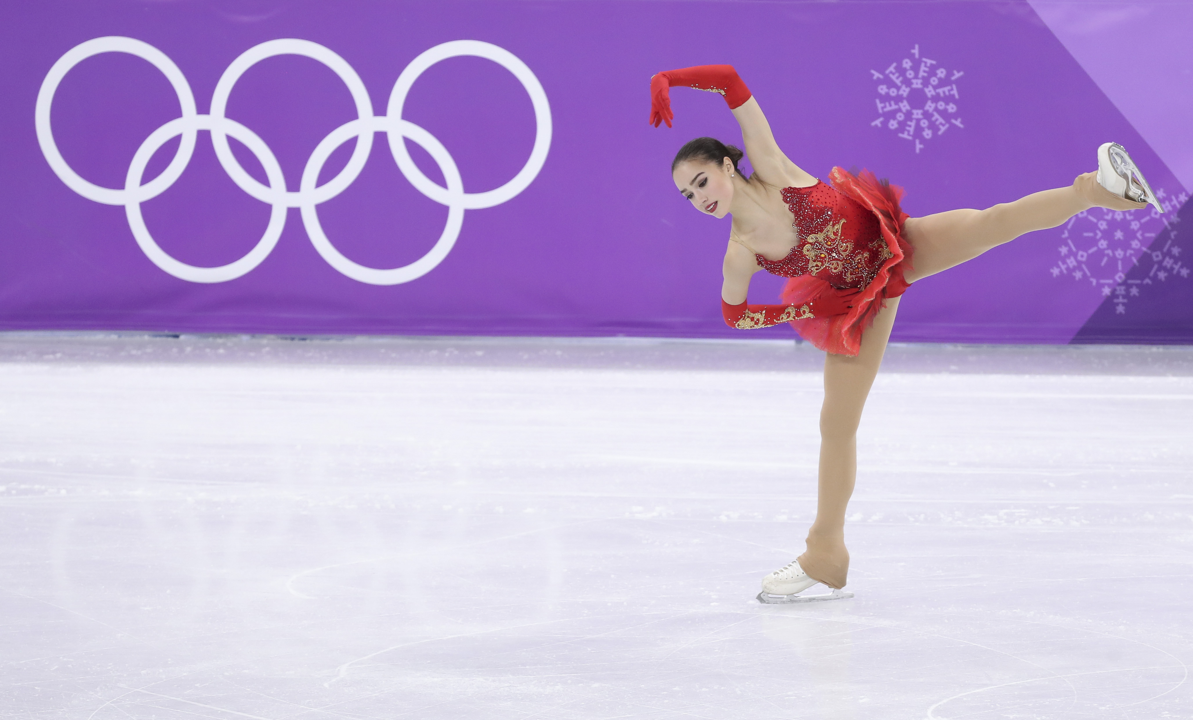 (冬奥会)(16)花样滑冰——女子单人滑:俄奥运选手扎吉托娃夺冠