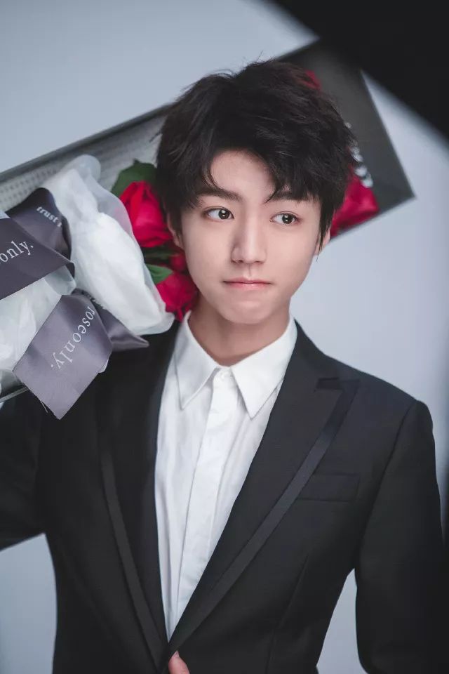 男明星爱心形刘海:鹿晗,任嘉伦等帅气,蔡徐坤撩人,范丞丞可爱