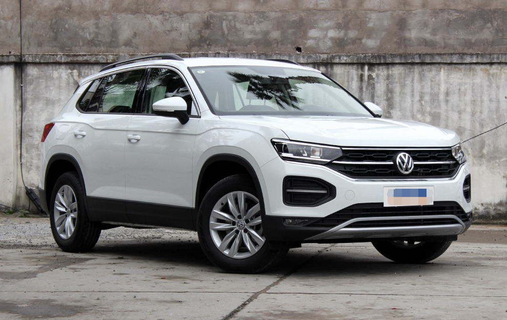 我想买一辆大众探岳 330tsi 两驱舒适型,分期落地需要多少钱?