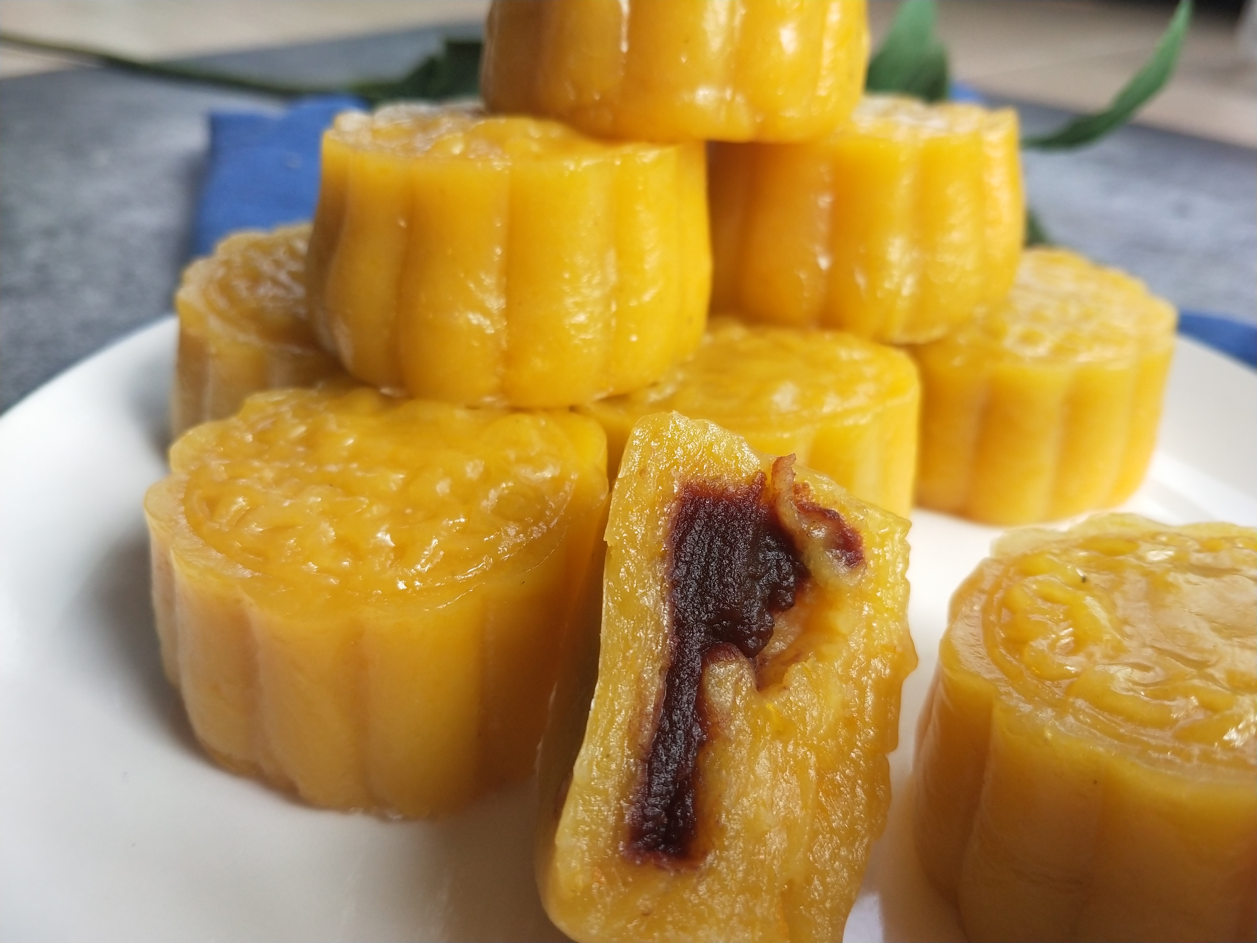 自己做南瓜月饼,晶莹剔透软糯q弹,不用烤箱蒸一蒸更健康