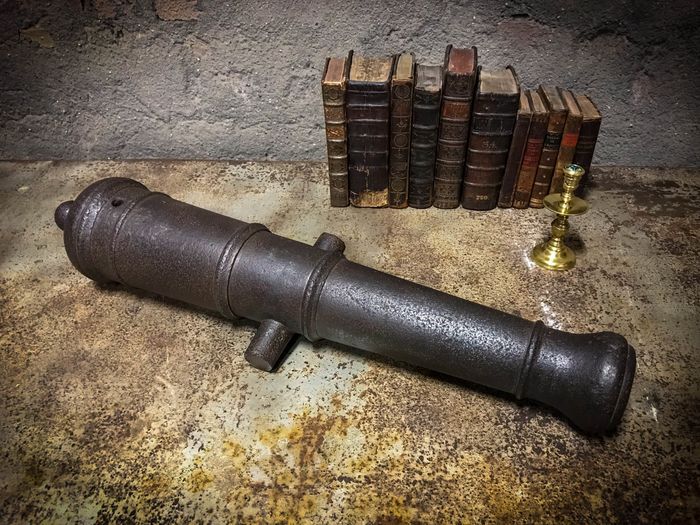 270年前制作的法国小火炮,口径为37毫米,铸铁制成,至今仍能用
