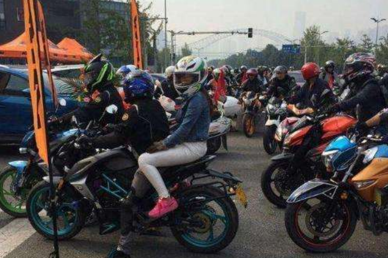 中国直辖市中为什么只有重庆不禁摩?来听听看专家是怎么说的