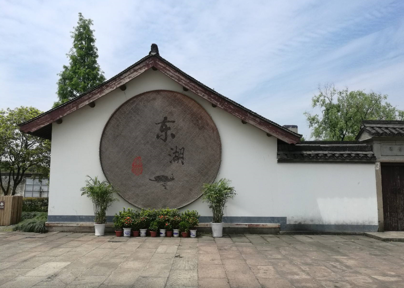 绍兴东湖风景区:这里的面积不大,被人们比作"山水盆景"