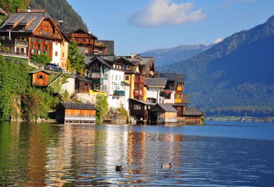 全球最小国家,出国只需推开门,市民只有1个人