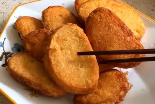 馒头新吃法,记住这个小技巧,炸出来的馒头又香又脆还不油腻