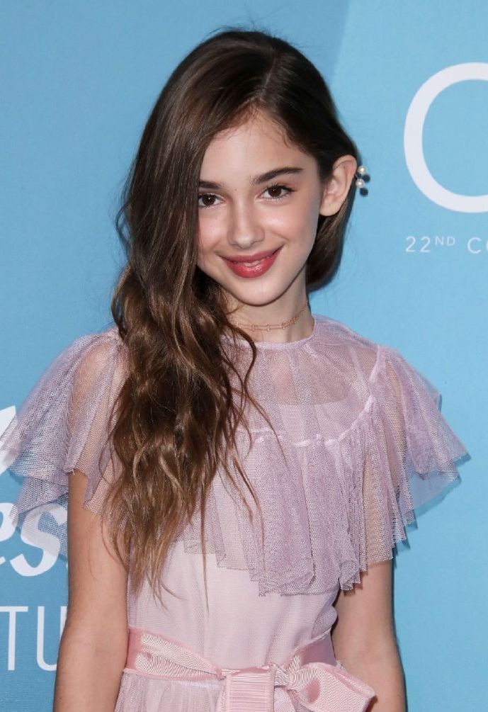 电影《好莱坞往事》小童星julia butters茱莉亚·巴特斯出席,小姑娘真