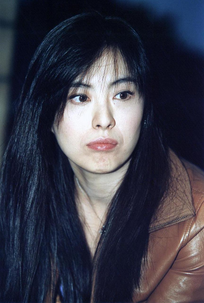 王祖贤是我见过的眉毛最浓的女人.