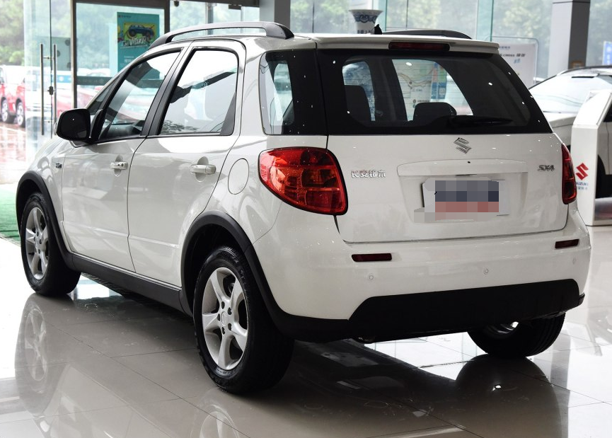 铃木天语sx4的中控台设计,还是偏向于实用方面.