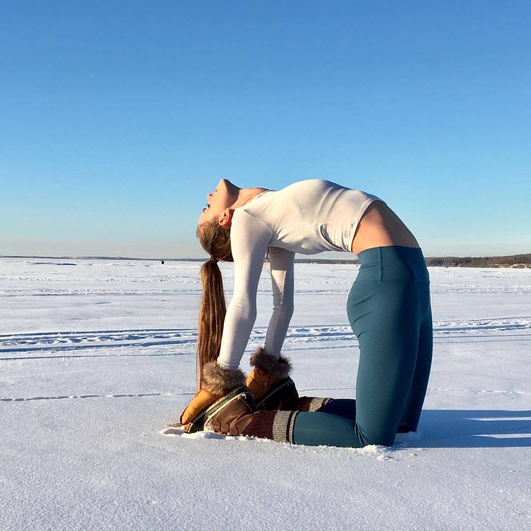 雪地里练瑜伽,一点都不"冷"还很酷