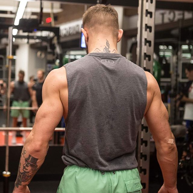 嘴炮(康纳·麦格雷戈)的5个最佳健身秘诀