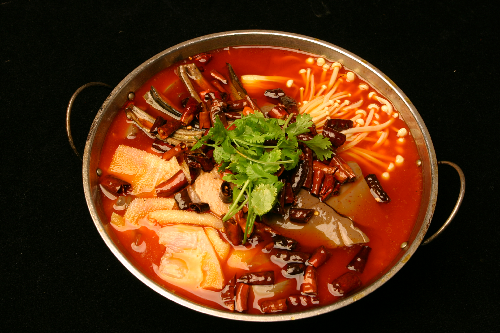 锅仔西红柿烩鲜虾:是一道菜品,属于家常菜