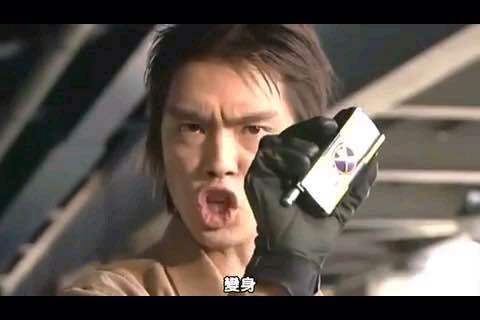 假面骑士:555的细节盘点,草加变身时竟然习惯把嘴撅成o形