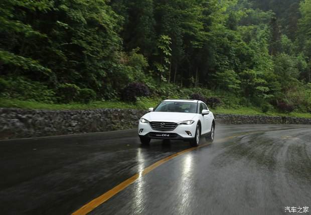 雨天行车小技巧,避免发生意外