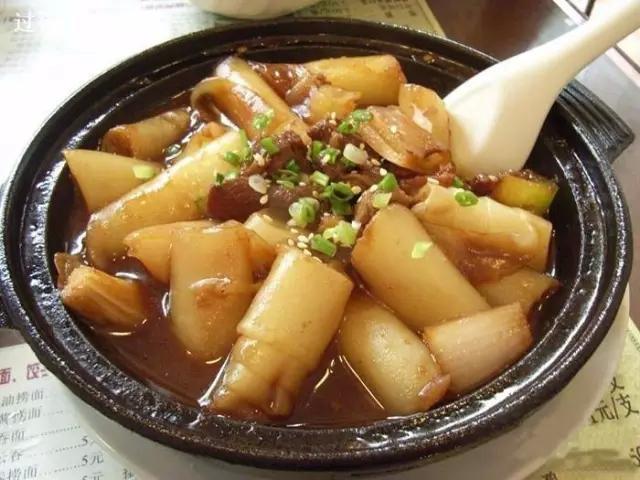 啫啫猪肠粉  广州特有的一道美食  味道浓郁,口感浓厚而不腻