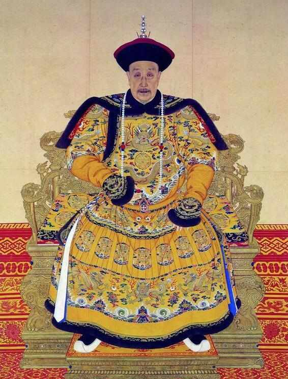 古代皇帝的画像,第一位只有背影,感觉好高冷!