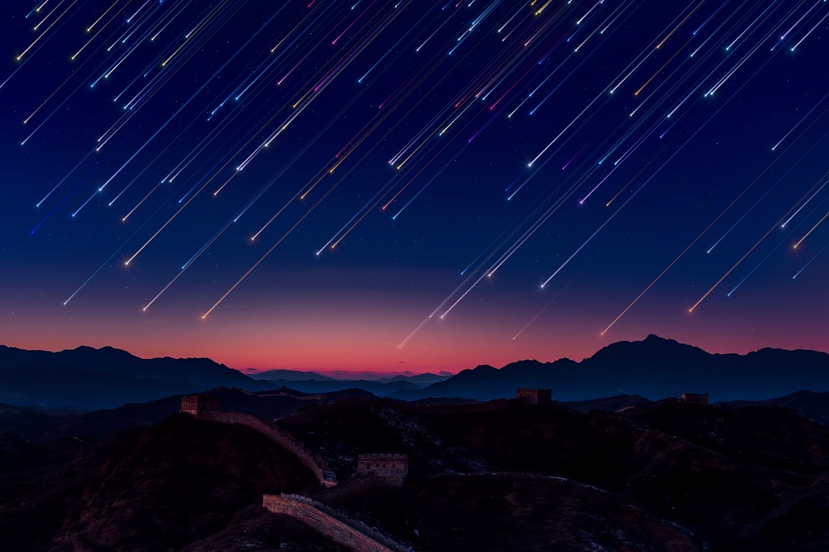 当英仙座流星雨划过夜空