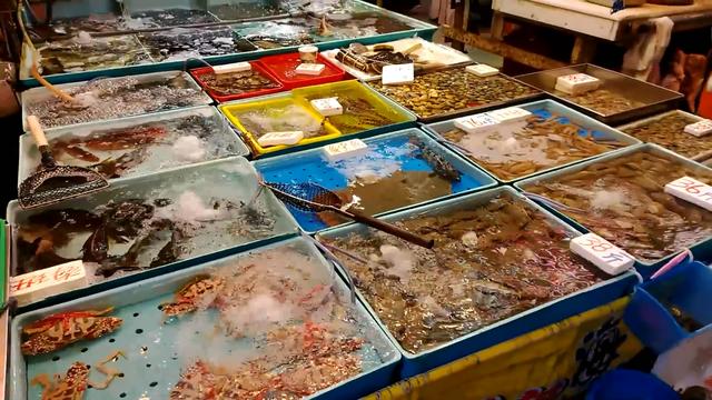 香港的海鲜还真便宜,鲜活的螃蟹才16元一斤,每天买10斤都不心疼