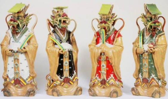 一说是四位水伯,分别镇守四大水脉,并且直接效力于水德星君,和四海