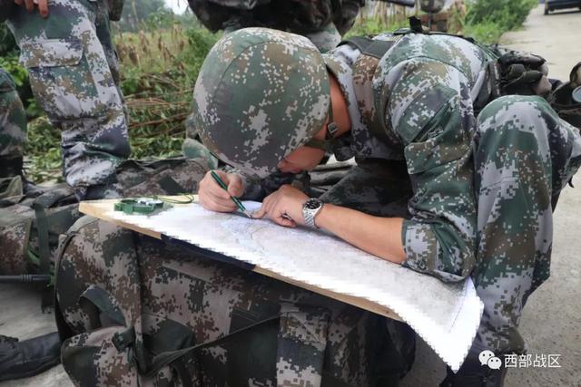 按图行进|兵哥哥带你去"捡空投!