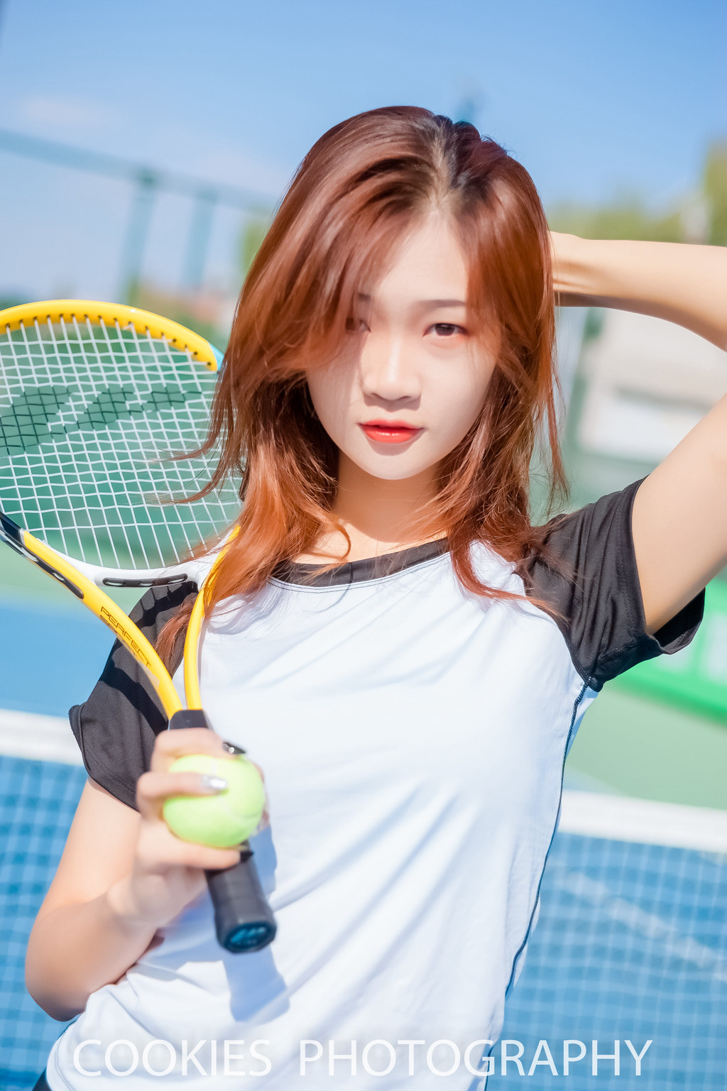 靓妹摄影:阳光明媚 活力十足的网球女孩