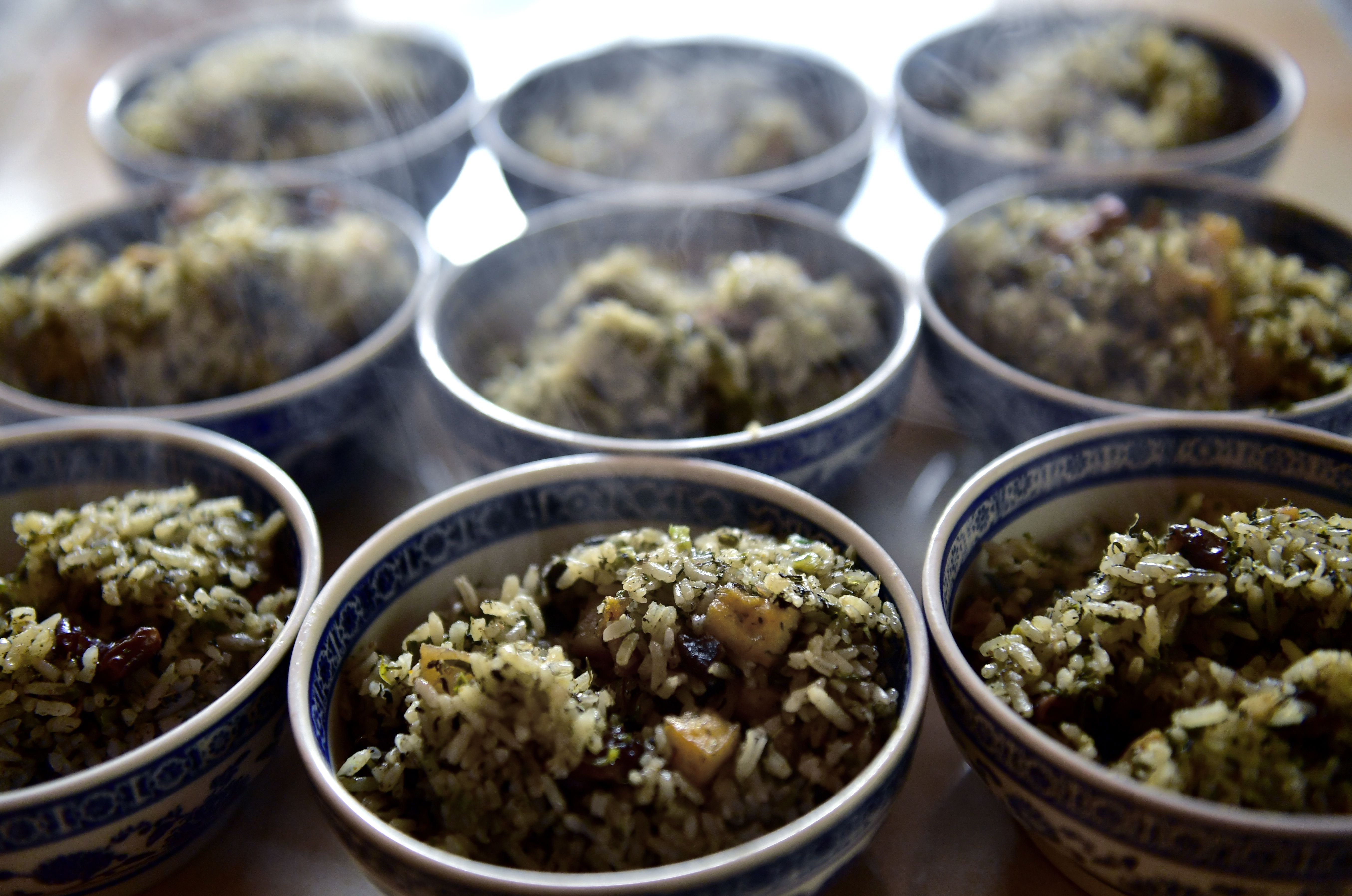 湖北恩施:充满春天味道的土家"社饭"(7)