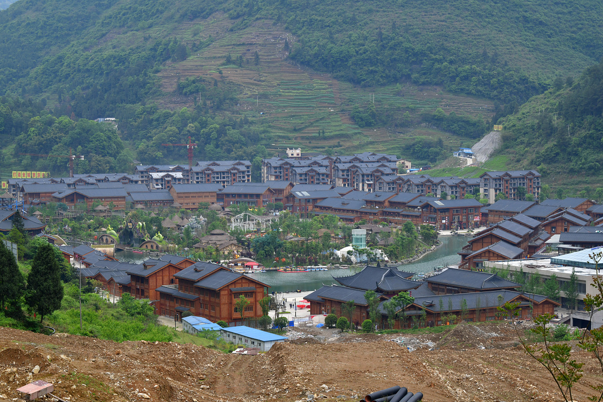 穿越时空的旅行# 六盘水六枝特区岩脚古镇,坐落于乌江之滨,是一处