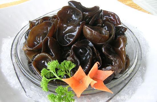贫血吃什么食物好(老年人贫血吃什么食物好)