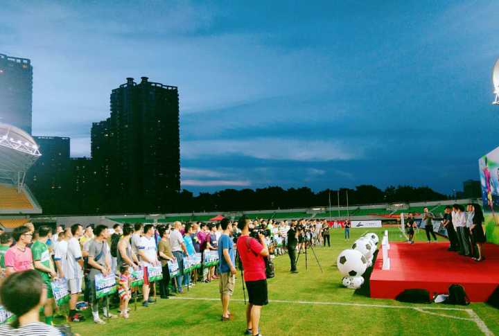 江干体育中心上演"杭城世界杯"