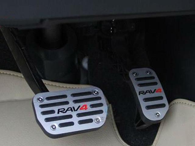 自动挡车为什么不用把刹车踏板放在左侧