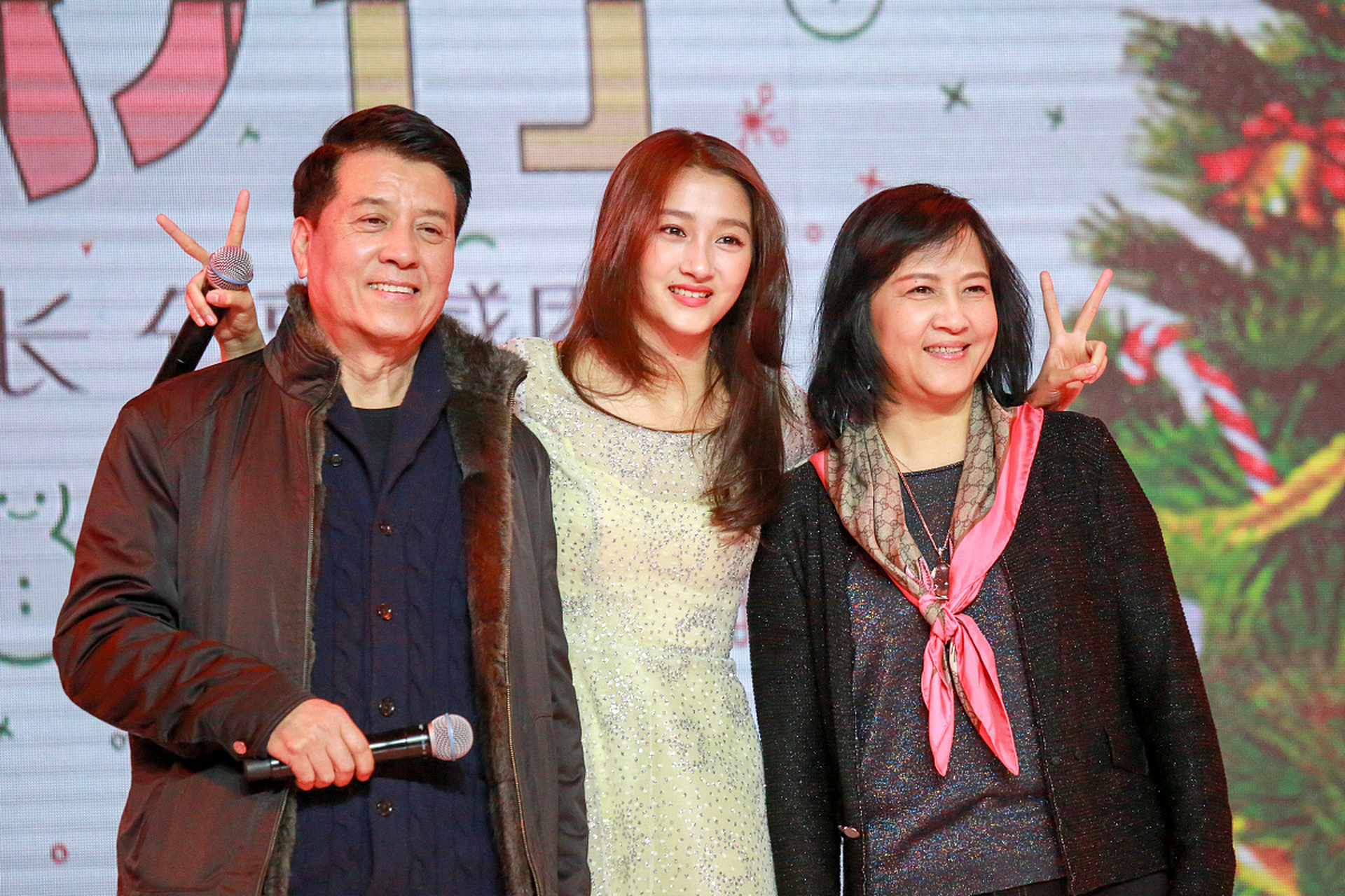 拍《左耳》时,关晓彤和欧豪有一场亲热戏.