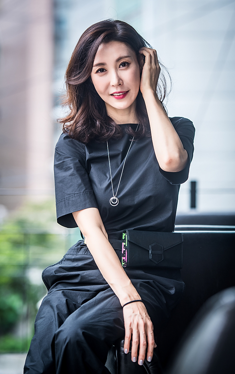 成贤娥年轻时真好看,韩国棒子中少有的性感女星!