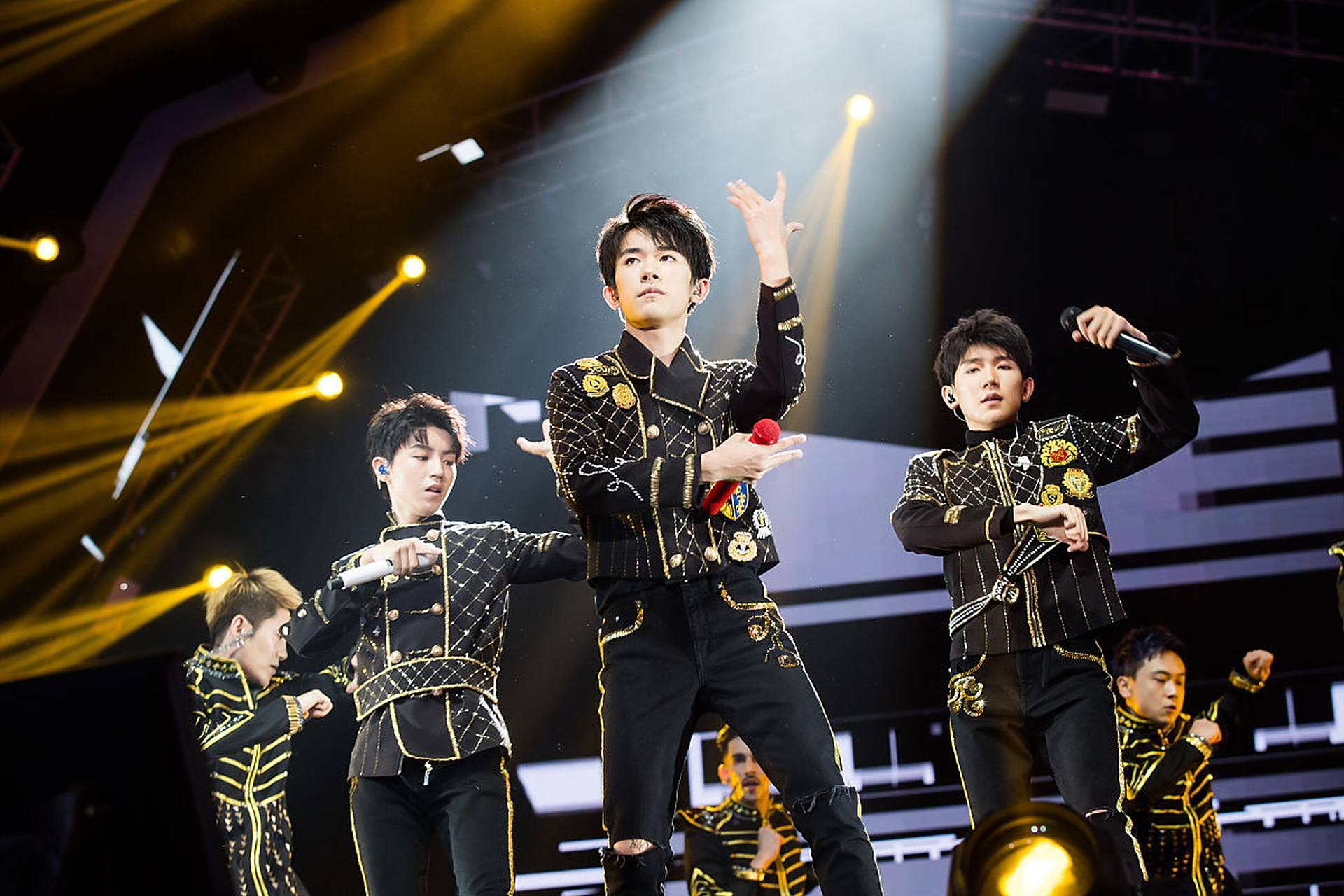 tfboys十年之约演唱会# tfboys十年之约演唱会是一场备受期待的盛大