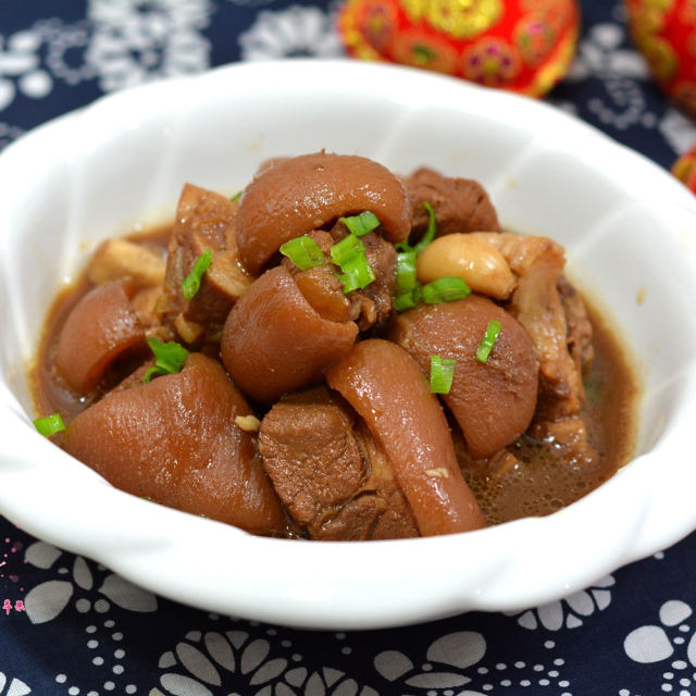 用腐乳汁烧肘子,那叫一个独特,不信来试试