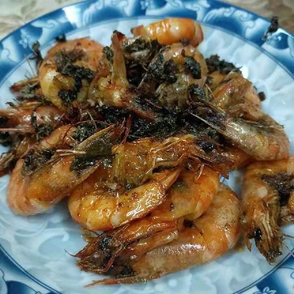 闽南茶叶虾味道好吃啊,搭配茶叶浓香味道我们的虾肉变得更加鲜