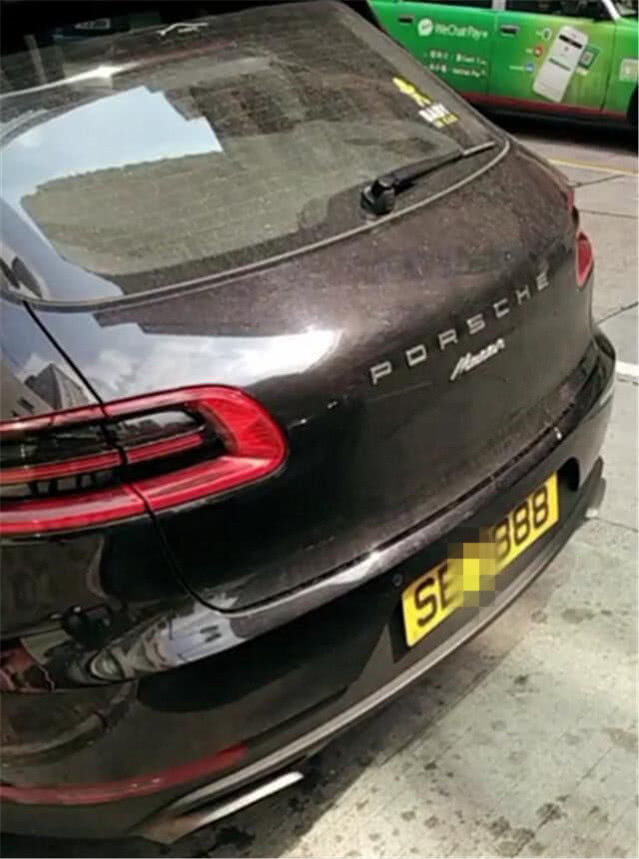 偶遇一台69万保时捷麦肯,车牌三连号,网友:能买一台迈腾!
