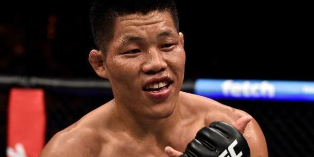 中国ufc第一人获科比认可!独闯日本毫无惧色,李景亮见他得叫哥