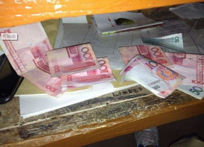 丈夫给我请保姆,家里丢五千块钱,进保姆屋一看,我默默给她一万