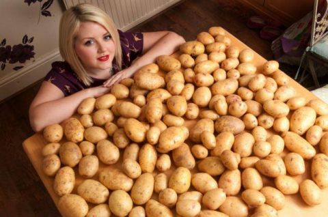 土豆妹妹从小到大只吃土豆 拒绝并且惧怕其他一切食物!