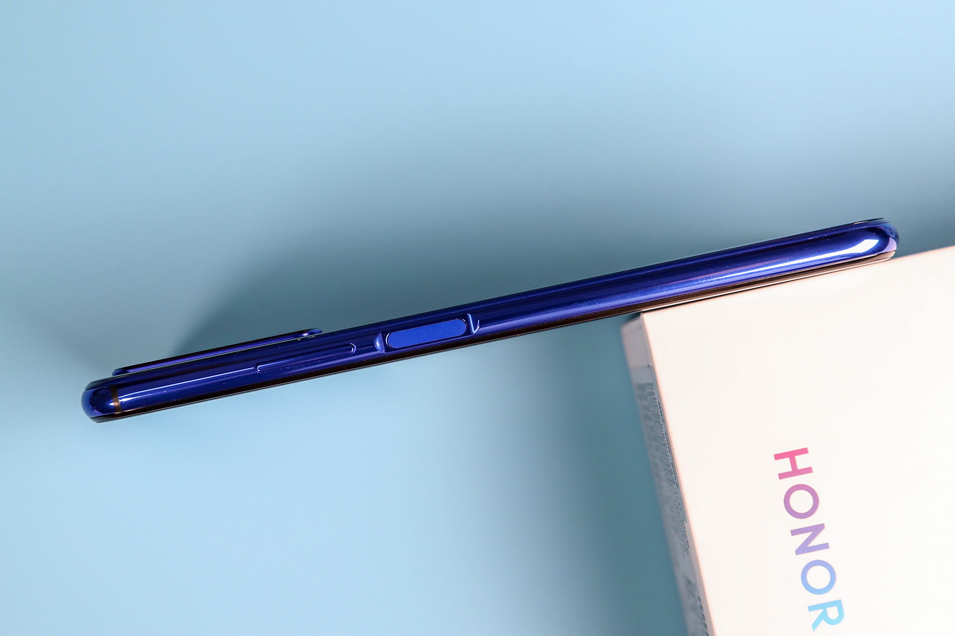 全新蝶羽纹理 魅眼全面屏 荣耀20s图赏