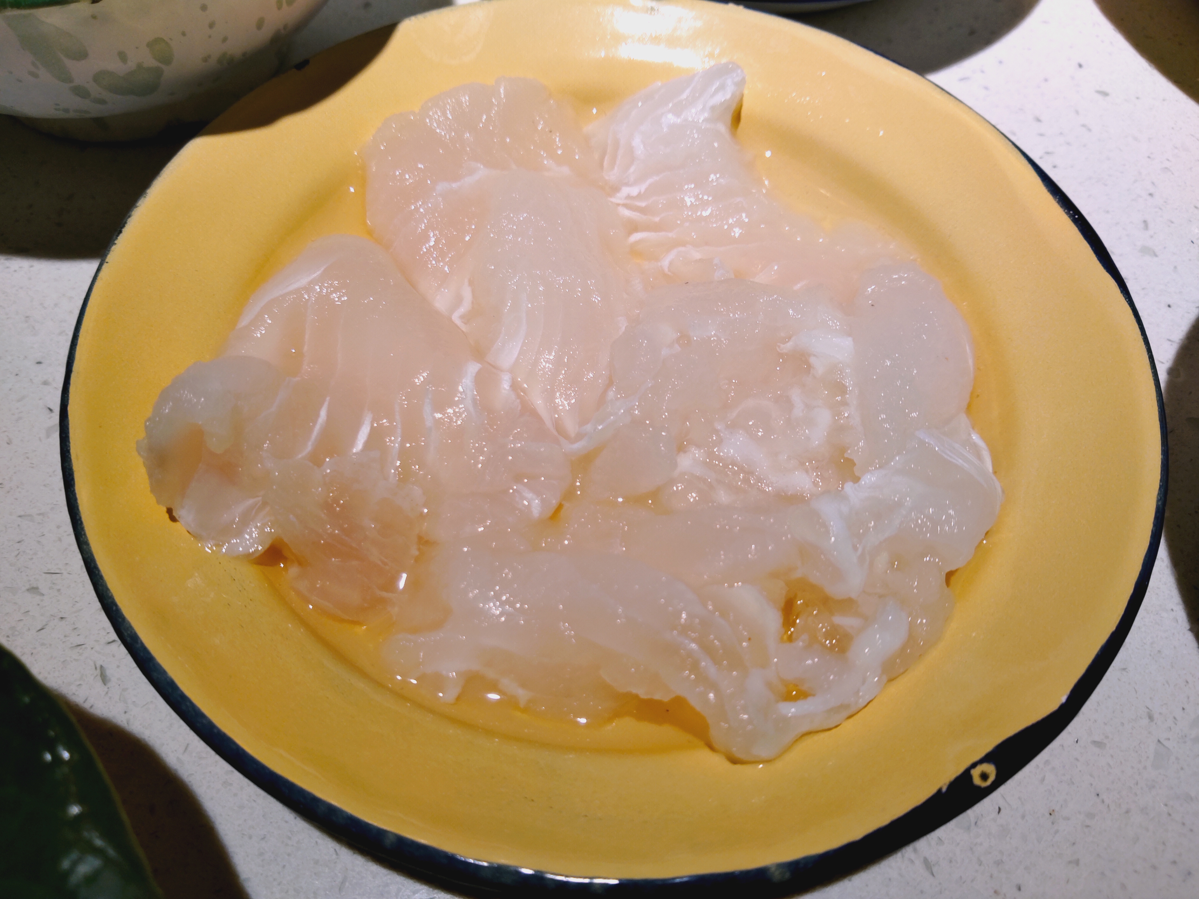 龙利鱼片 龙利鱼片,视觉感官晶莹剔透,食材新鲜,口感滑嫩,品质良好.